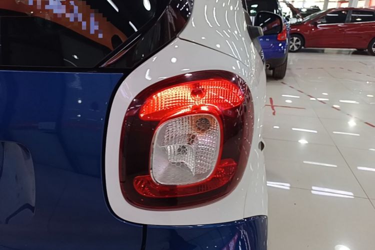 Used smart fortwo 2016 0.9T 66kW Hardtop Pioneer Edition Right Rear Taillight