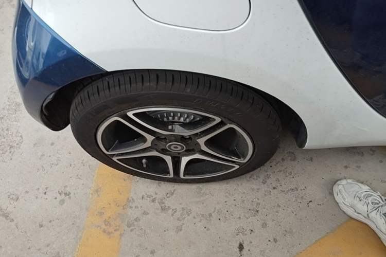 Used smart fortwo 2016 0.9T 66kW Hardtop Ultimate Edition Right Rear Wheel Hub