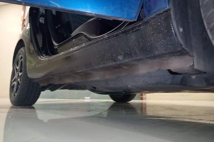 Used smart fortwo 2016 0.9T 66kW Hardtop Pioneer Edition Right Side Sill