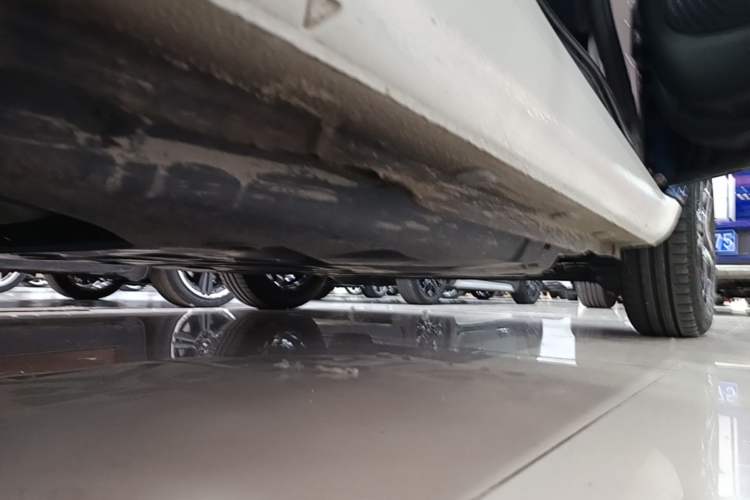 Used smart fortwo 2016 0.9T 66kW Hardtop Pioneer Edition Right Side Sill