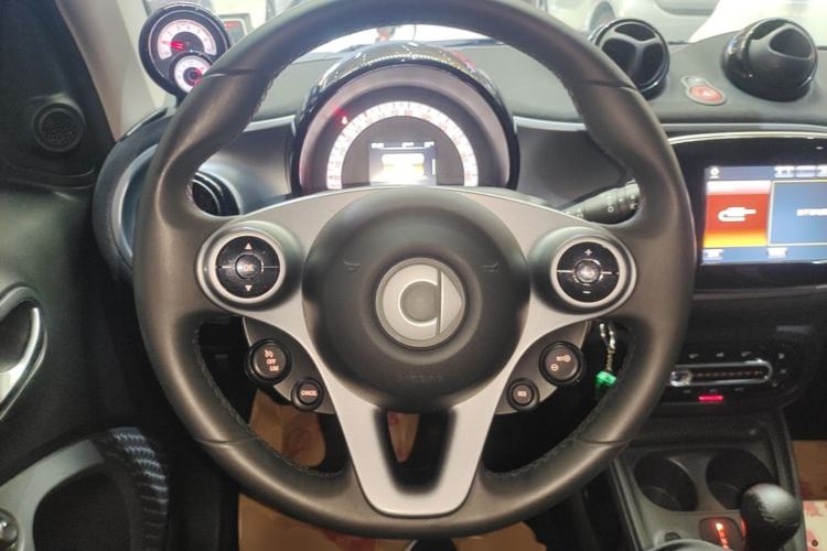 Used smart fortwo 2016 0.9T 66kW Hardtop Pioneer Edition Steering Wheel