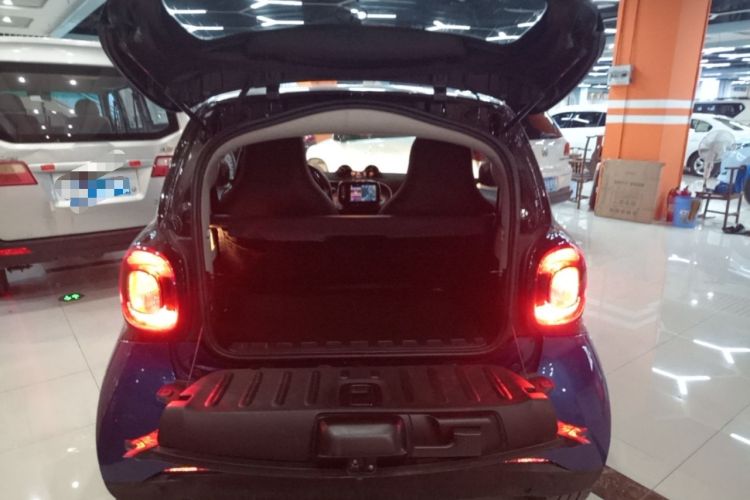 Used smart fortwo 2016 0.9T 66kW Hardtop Pioneer Edition Trunk