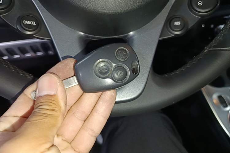 Used smart fortwo 2016 0.9T 66kW Hardtop Pioneer Edition Vehicle Key