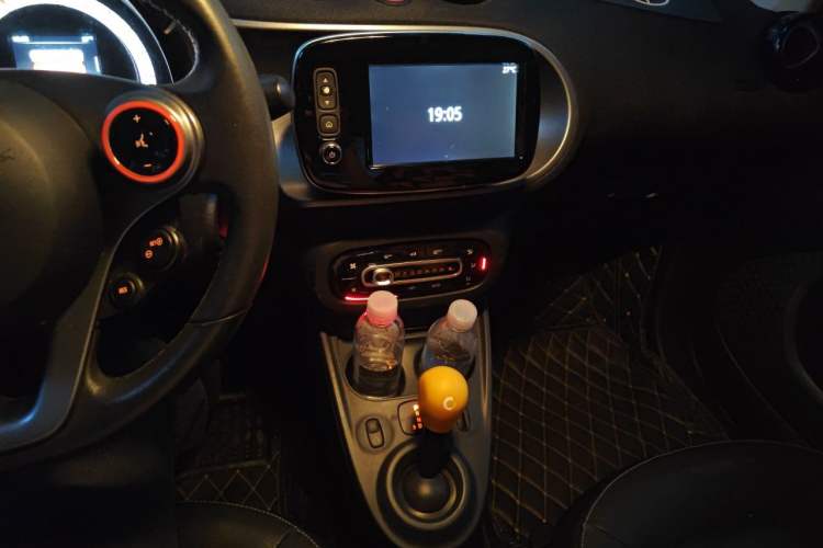 Used smart fortwo 2016 0.9T 66kW Hardtop Pioneer Edition Audio And AC Panel