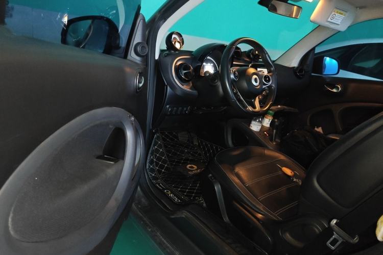 Used smart fortwo 2016 0.9T 66kW Hardtop Pioneer Edition Driver Seat