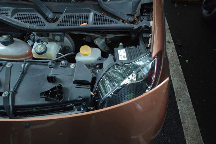 Used smart fortwo 2016 0.9T 66kW Hardtop Pioneer Edition Engine Bay Left