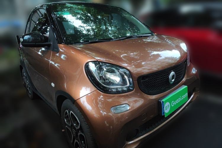 Used smart fortwo 2016 0.9T 66kW Hardtop Pioneer Edition Front Right 45 Deg