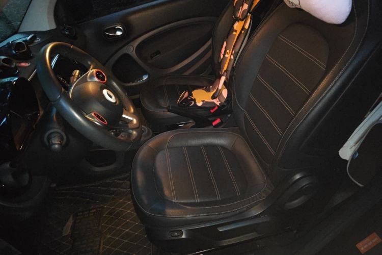 Used smart fortwo 2016 0.9T 66kW Hardtop Pioneer Edition Left Front Seat