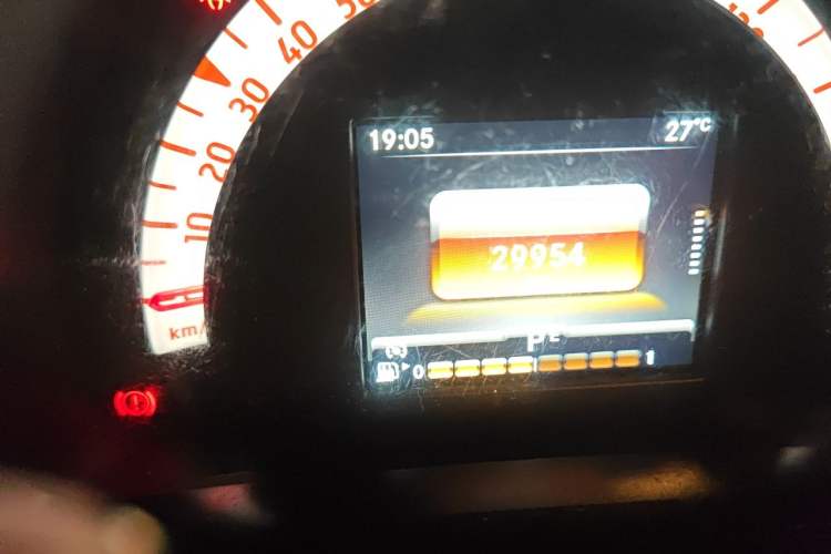 Used smart fortwo 2016 0.9T 66kW Hardtop Pioneer Edition Odometer Close Up