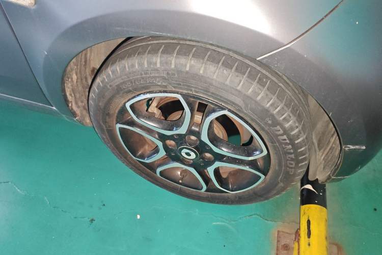 Used smart fortwo 2016 0.9T 66kW Hardtop Pioneer Edition Right Front Wheel Hub