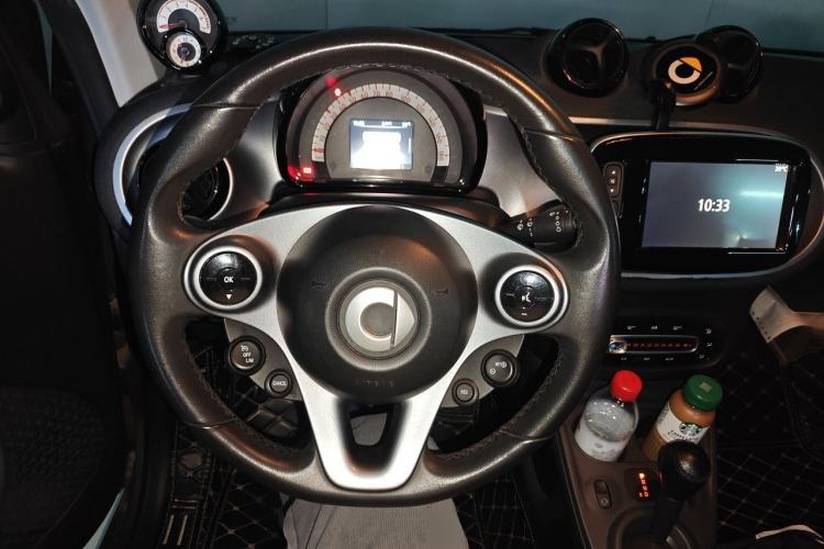 Used smart fortwo 2016 0.9T 66kW Hardtop Pioneer Edition Steering Wheel