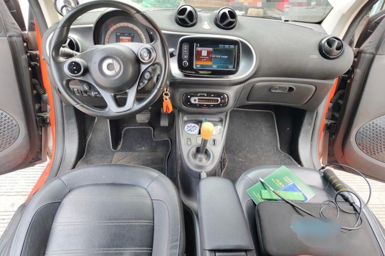 Used smart fortwo 2016 0.9T 66kW Hardtop Pioneer Edition Center Console