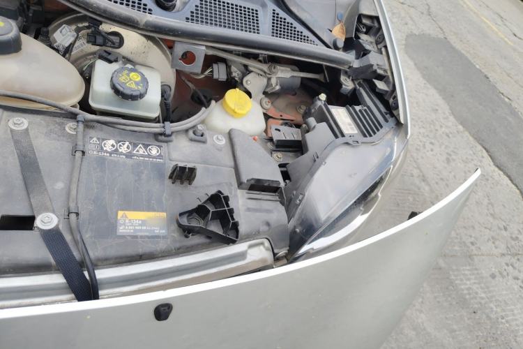 Used smart fortwo 2016 0.9T 66kW Hardtop Pioneer Edition Engine Bay Left