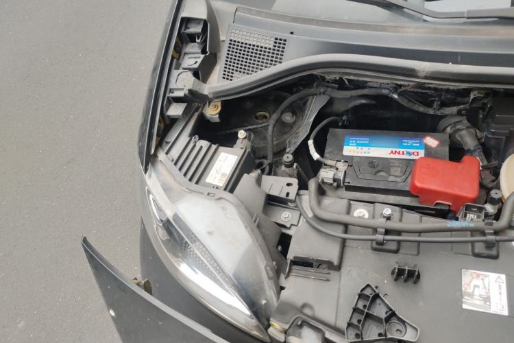 Used smart fortwo 2016 0.9T 66kW Hardtop Pioneer Edition Engine Bay Right