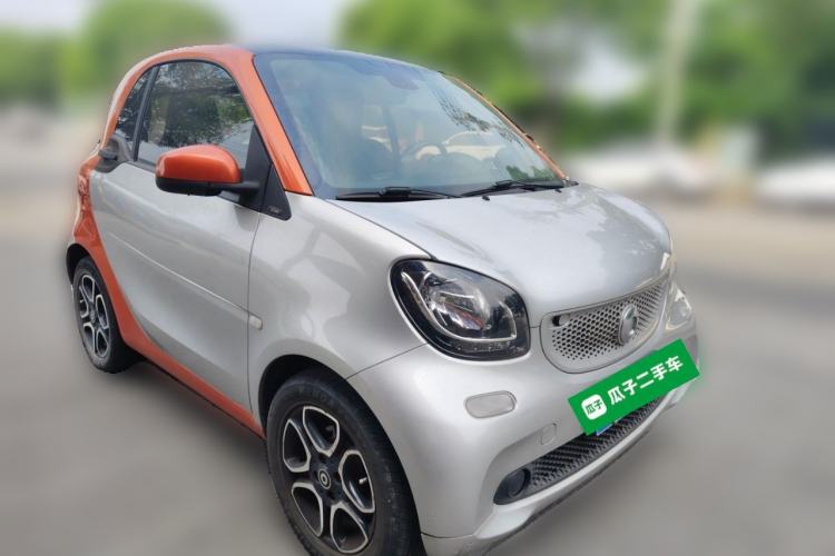 Used smart fortwo 2016 0.9T 66kW Hardtop Pioneer Edition Front Right 45 Deg