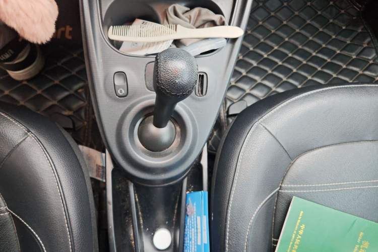 Used smart fortwo 2016 0.9T 66kW Hardtop Pioneer Edition Gear Lever