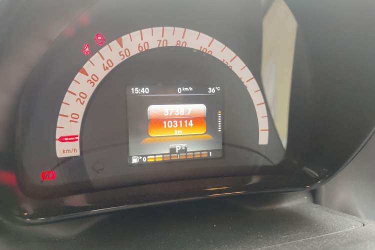 Used smart fortwo 2016 0.9T 66kW Hardtop Pioneer Edition Odometer Close Up
