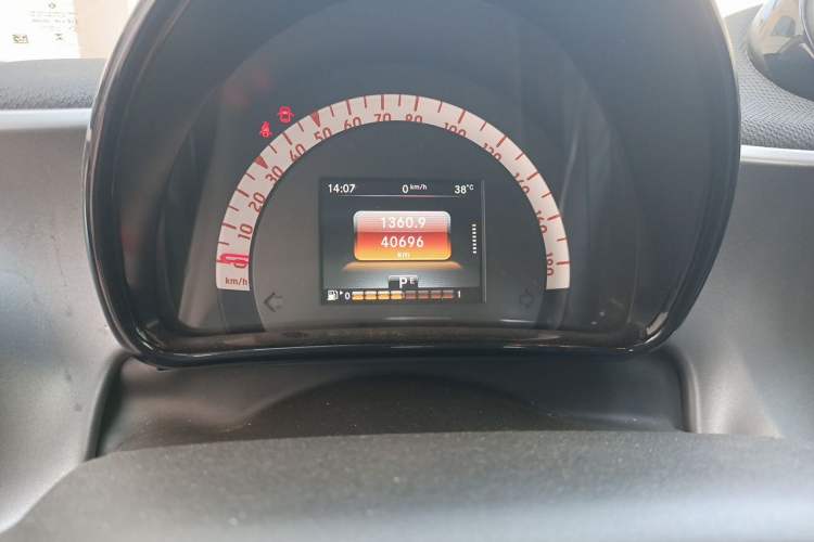 Used smart fortwo 2016 0.9T 66kW Hardtop Pioneer Edition Odometer Close Up