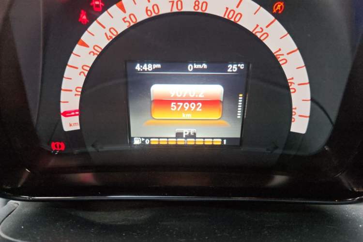 Used smart fortwo 2016 0.9T 66kW Hardtop Pioneer Edition Odometer Close Up