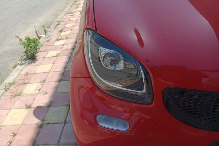 Used smart fortwo 2016 0.9T 66kW Hardtop Pioneer Edition Right Front Headlight