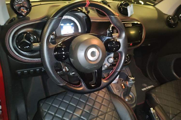 Used smart fortwo 2016 1.0L 52 kW Convertible Passion Edition Steering Wheel