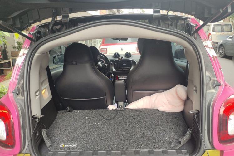 Used smart fortwo 2016 0.9T 66kW Hardtop Pioneer Edition Trunk