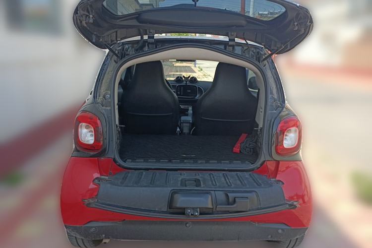 Used smart fortwo 2016 0.9T 66kW Hardtop Pioneer Edition Trunk