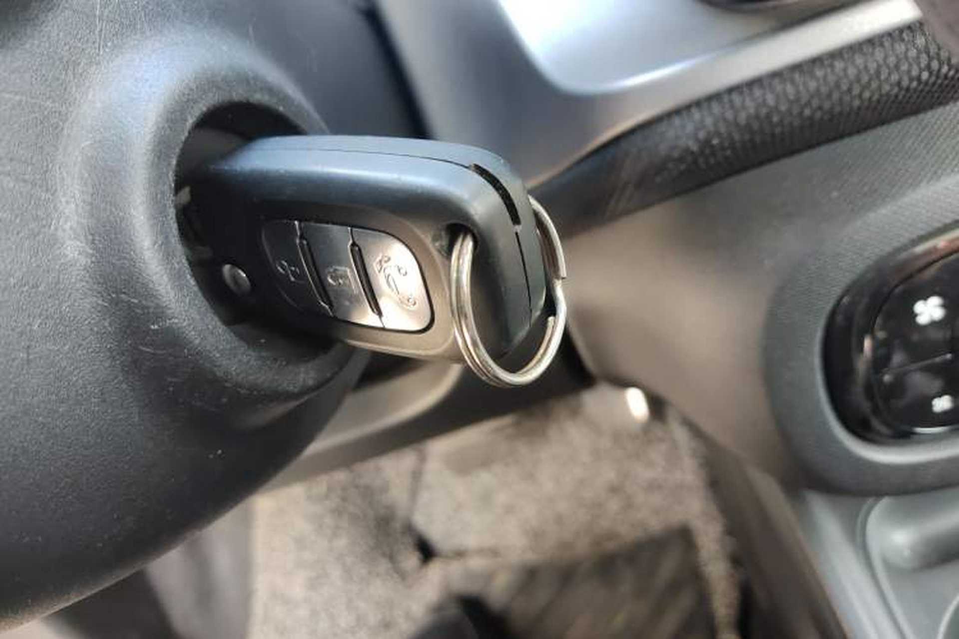 Used smart fortwo 2016 0.9T 66kW Hardtop Pioneer Edition Vehicle Key
