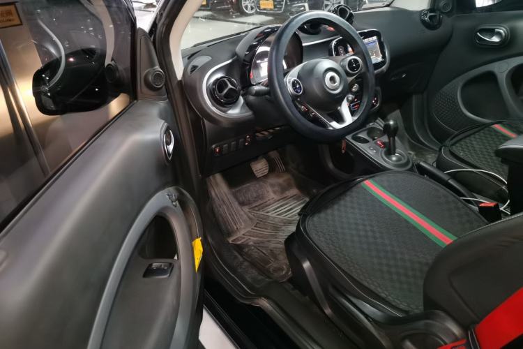 Used smart fortwo 2016 1.0L Grey Ranger Special Edition Driver Seat