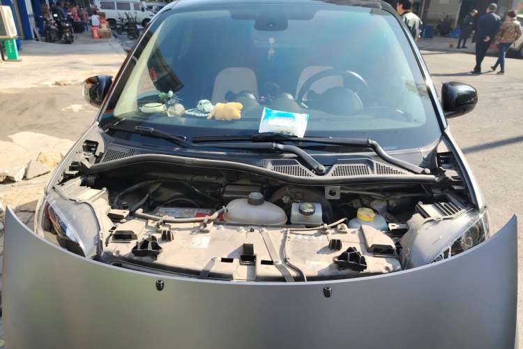 Used smart fortwo 2016 0.9T 66 kW Convertible Pioneer Edition Engine Bay