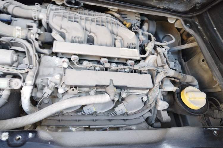 Used smart fortwo 2016 0.9T 66kW Hardtop Pioneer Edition Engine Bay Left