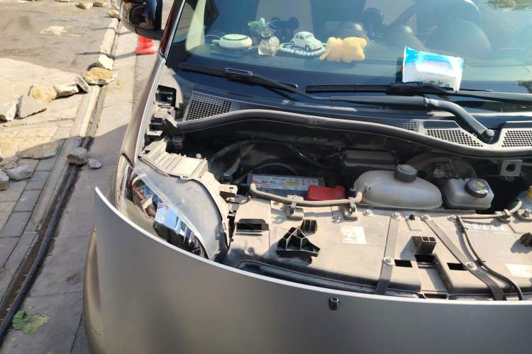 Used smart fortwo 2016 0.9T 66 kW Convertible Pioneer Edition Engine Bay Right