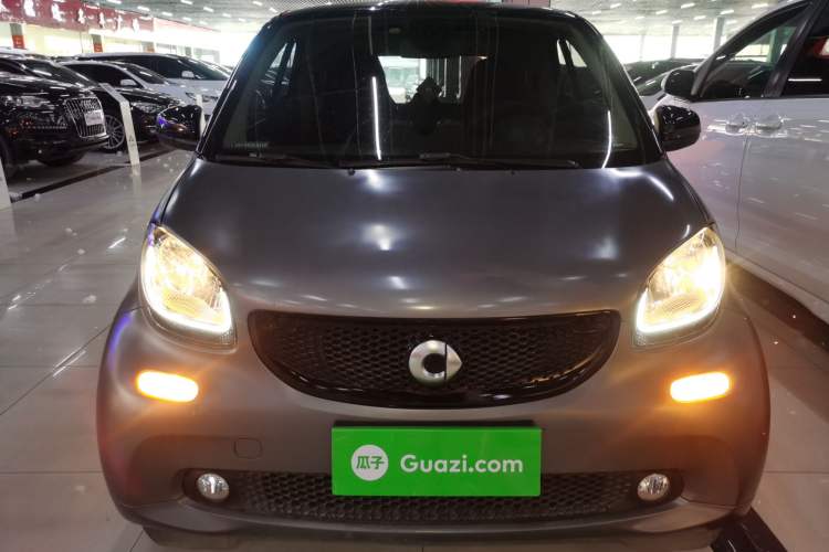 Used smart fortwo 2016 1.0L Grey Ranger Special Edition Front