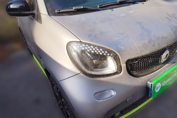 Used smart fortwo 2016 0.9T 66kW Hardtop Pioneer Edition Front Right 45 Deg
