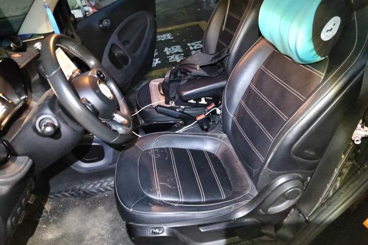 Used smart fortwo 2016 0.9T 66kW Hardtop Pioneer Edition Left Front Seat