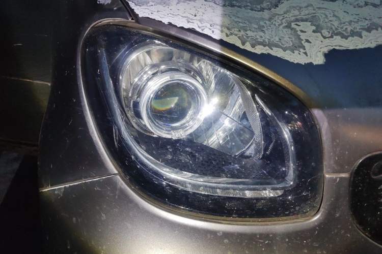 Used smart fortwo 2016 0.9T 66kW Hardtop Pioneer Edition Right Front Headlight
