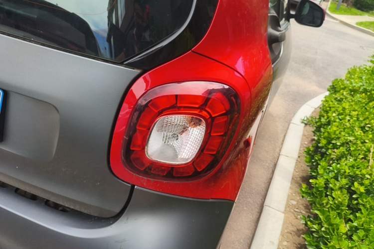 Used smart fortwo 2016 0.9T 66kW Hardtop Ultimate Edition Right Rear Taillight