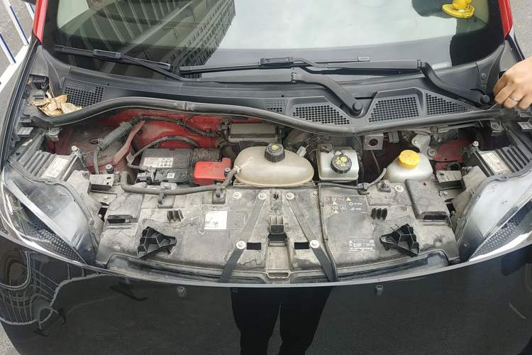 Used smart fortwo 2016 0.9T 66 kW Convertible Pioneer Edition Engine Bay
