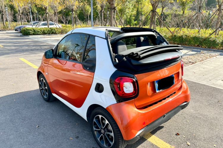 Used smart fortwo 2016 1.0L 52 kW Convertible Passion Edition Exterior 5