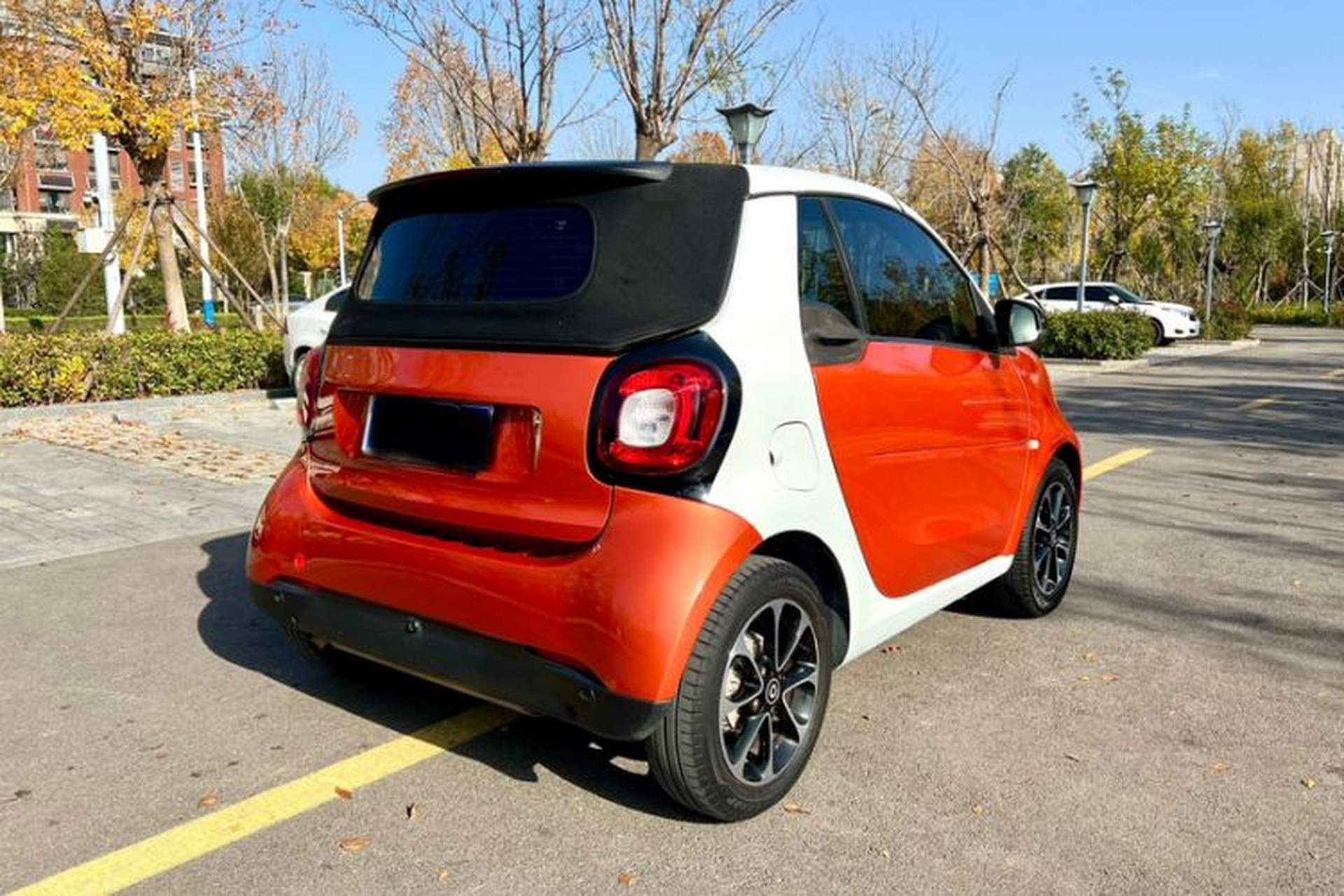 Used smart fortwo 2016 1.0L 52 kW Convertible Passion Edition Exterior 7