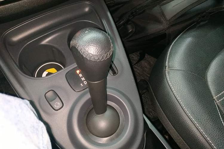 Used smart fortwo 2016 0.9T 66kW Hardtop Pioneer Edition Gear Lever