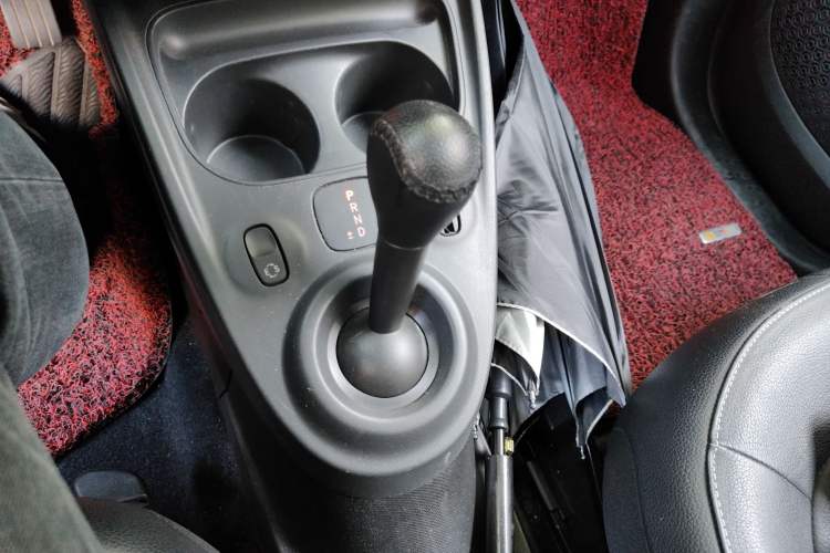 Used smart fortwo 2016 0.9T 66kW Hardtop Pioneer Edition Gear Lever