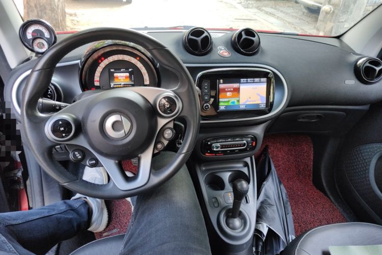 Used smart fortwo 2016 0.9T 66kW Hardtop Pioneer Edition Interior 2