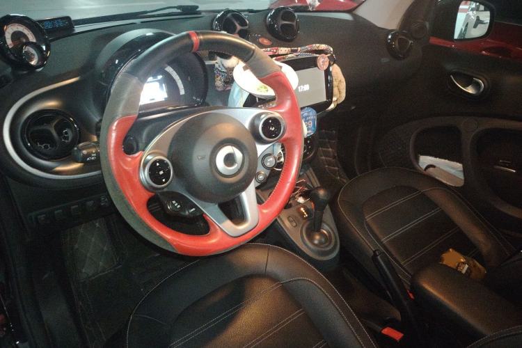 Used smart fortwo 2016 0.9T 66kW Hardtop Pioneer Edition Interior 2