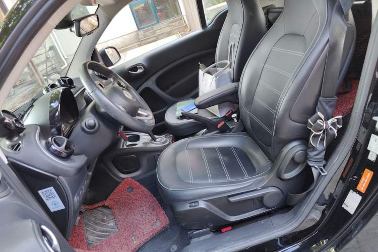 Used smart fortwo 2016 0.9T 66kW Hardtop Pioneer Edition Left Front Seat