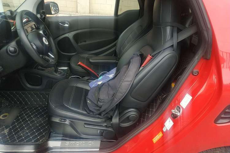 Used smart fortwo 2016 0.9T 66 kW Convertible Pioneer Edition Left Rear Seat