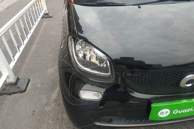 Used smart fortwo 2016 0.9T 66 kW Convertible Pioneer Edition Right Front Headlight