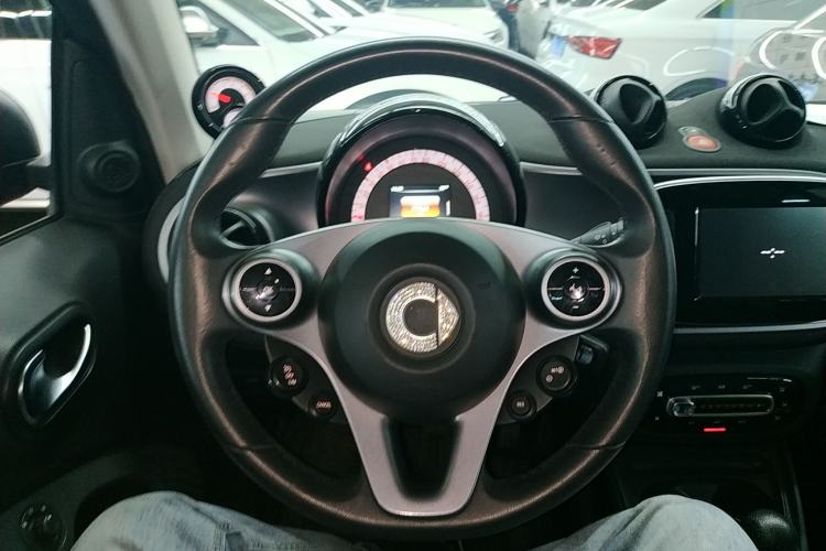 Used smart fortwo 2016 0.9T 66kW Hardtop Pioneer Edition Steering Wheel