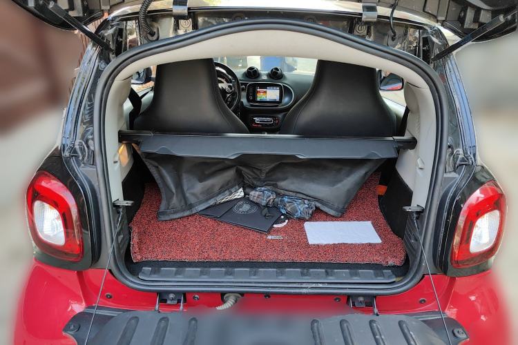 Used smart fortwo 2016 0.9T 66kW Hardtop Pioneer Edition Trunk