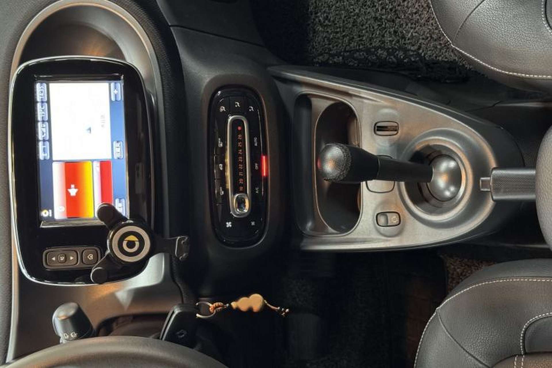 Used smart fortwo 2016 0.9T 66kW Hardtop Pioneer Edition Audio And AC Panel